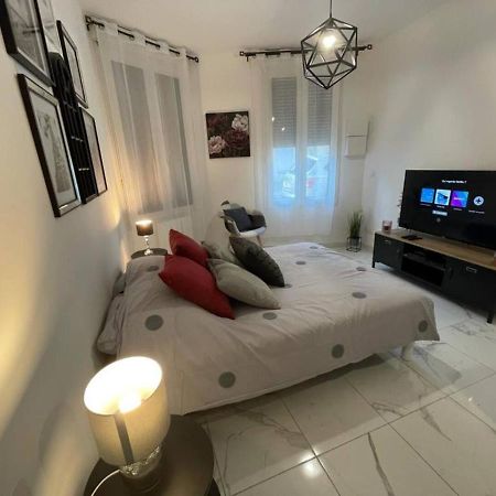 Le Dolce Vita - Centre Historique, Proche Toutes Commodites, Stationnement Aise, Wifi-Netflix Niort Bagian luar foto