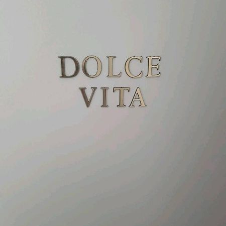Le Dolce Vita - Centre Historique, Proche Toutes Commodites, Stationnement Aise, Wifi-Netflix Niort Bagian luar foto