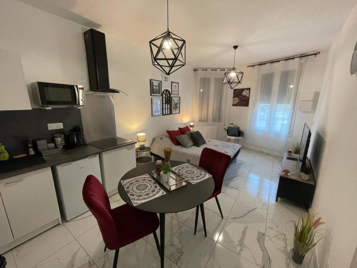 Le Dolce Vita - Centre Historique, Proche Toutes Commodites, Stationnement Aise, Wifi-Netflix Niort Bagian luar foto