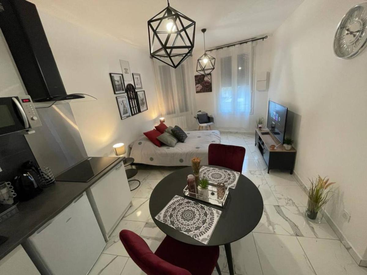 Le Dolce Vita - Centre Historique, Proche Toutes Commodites, Stationnement Aise, Wifi-Netflix Niort Bagian luar foto