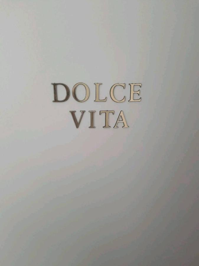 Le Dolce Vita - Centre Historique, Proche Toutes Commodites, Stationnement Aise, Wifi-Netflix Niort Bagian luar foto